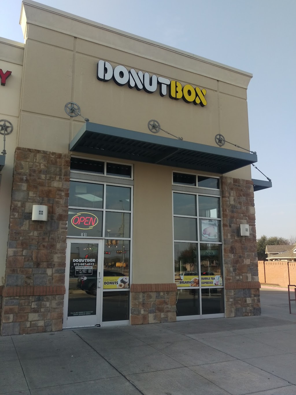 Donut box | 2700 E Eldorado Pkwy #101a, Little Elm, TX 75068, USA | Phone: (469) 200-5957