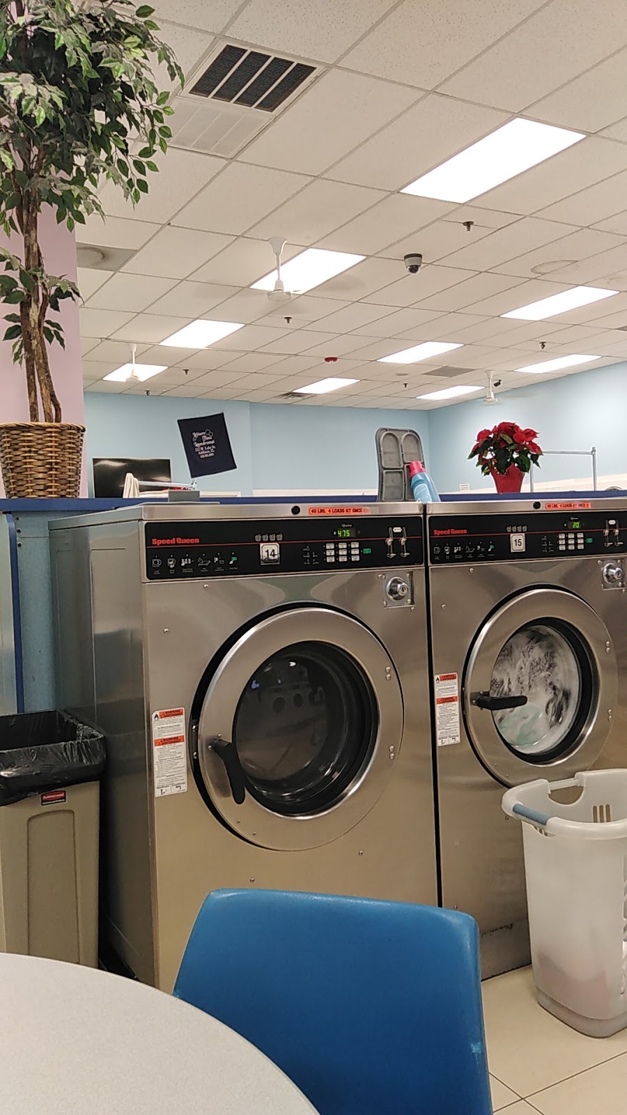 Leisure Time Laundromat | 232 W Lake St, Addison, IL 60101, USA | Phone: (630) 903-6999