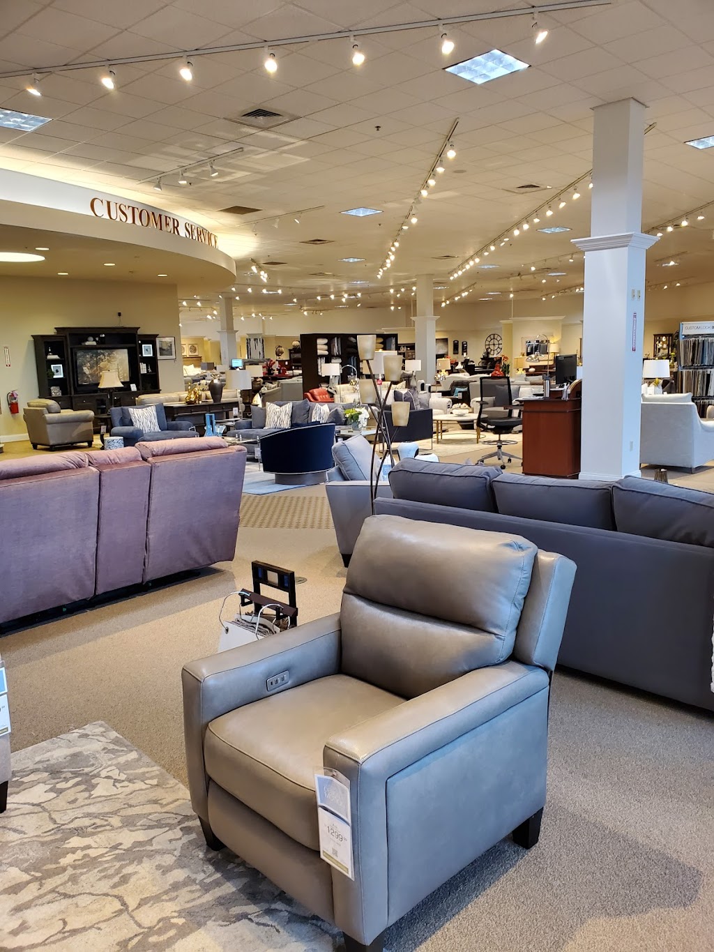 Havertys Furniture | 21085 Dulles Town Cir, Sterling, VA 20166, USA | Phone: (703) 444-0944