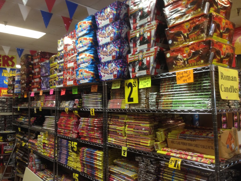 Big Daddy Ks Fireworks | 8337 Indianapolis Blvd, Highland, IN 46322, USA | Phone: (219) 923-8370