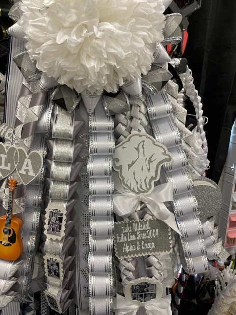 Regal Homecoming Mums and Designs by Cecilia | 4148 Brentwood Cir, Grapevine, TX 76051, USA | Phone: (817) 939-9988