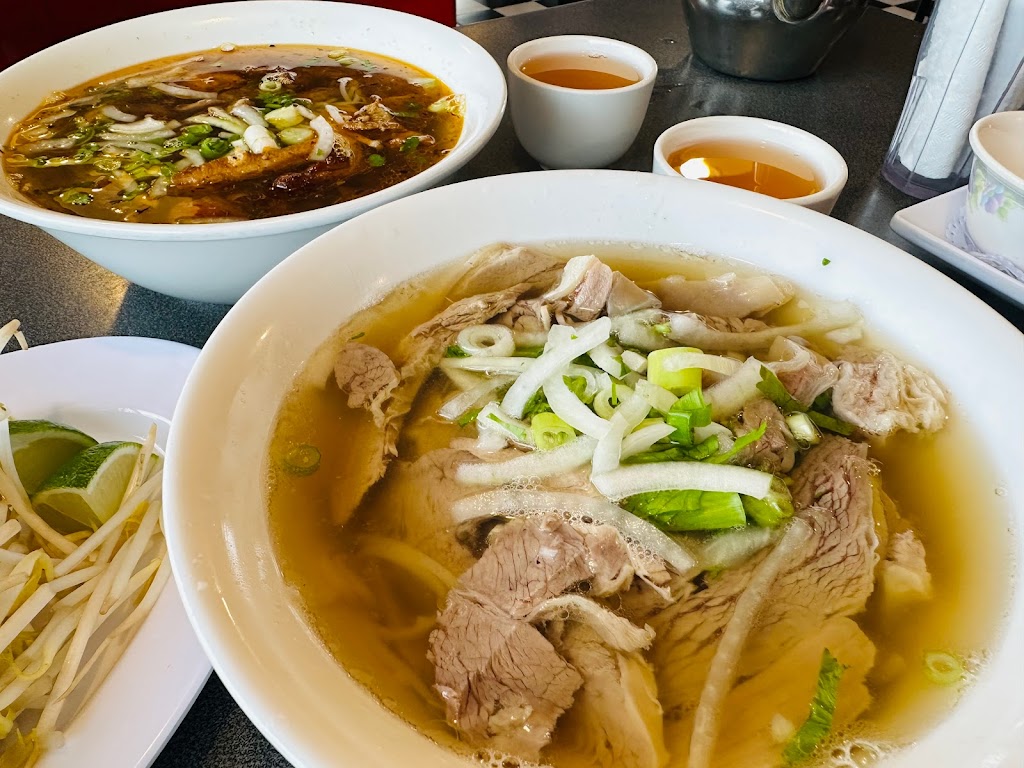 Pho Vietnam 3969 | 3969 Montrose Rd, Niagara Falls, ON L2H 3A1, Canada | Phone: (905) 371-9999