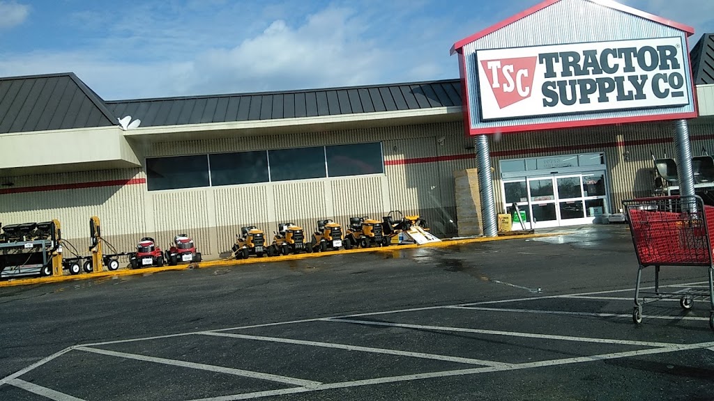 Tractor Supply Co. | 10713 Dixie Hwy Ste 101, Louisville, KY 40272, USA | Phone: (502) 995-8558