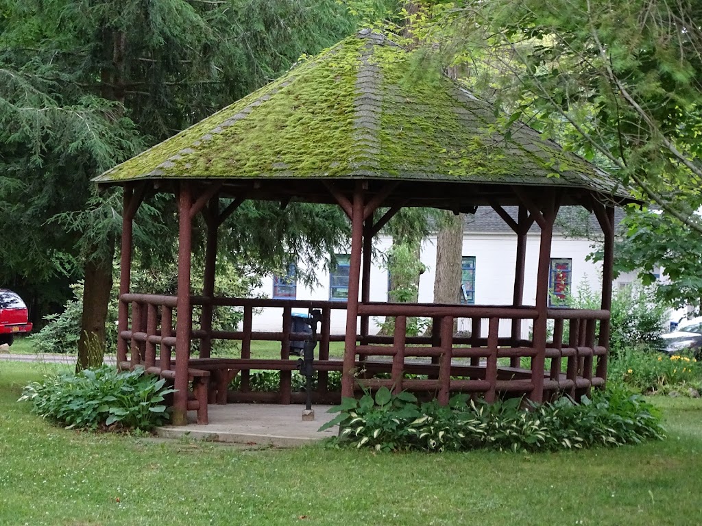 Fox Cottage Well House | Fox Cottage Path, Lily Dale, NY 14752, USA | Phone: (716) 595-8721