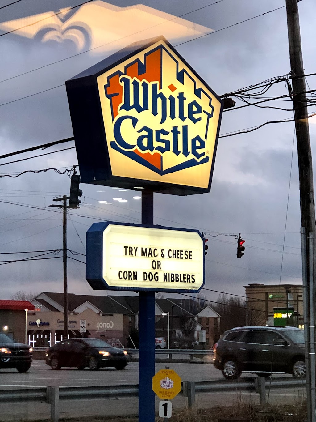 White Castle | 2711 Fern Valley Rd, Louisville, KY 40213, USA | Phone: (502) 962-8438