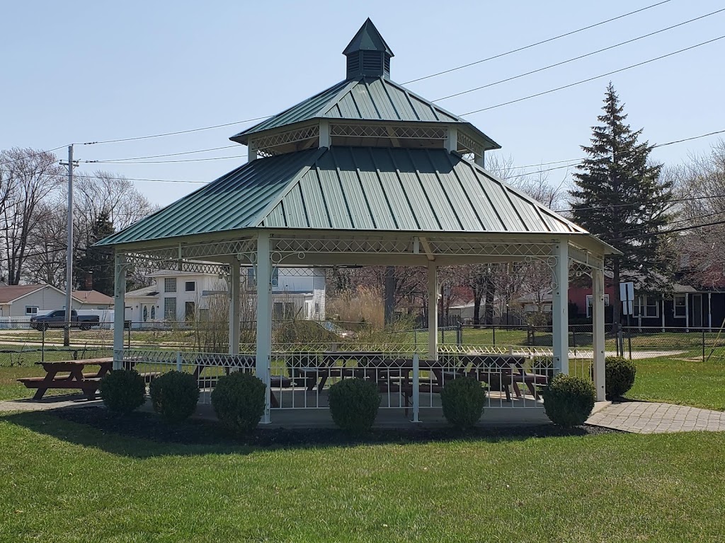 Overlook Beach Park | Mentor-On-The-Lake, OH 44060, USA | Phone: (440) 257-7216