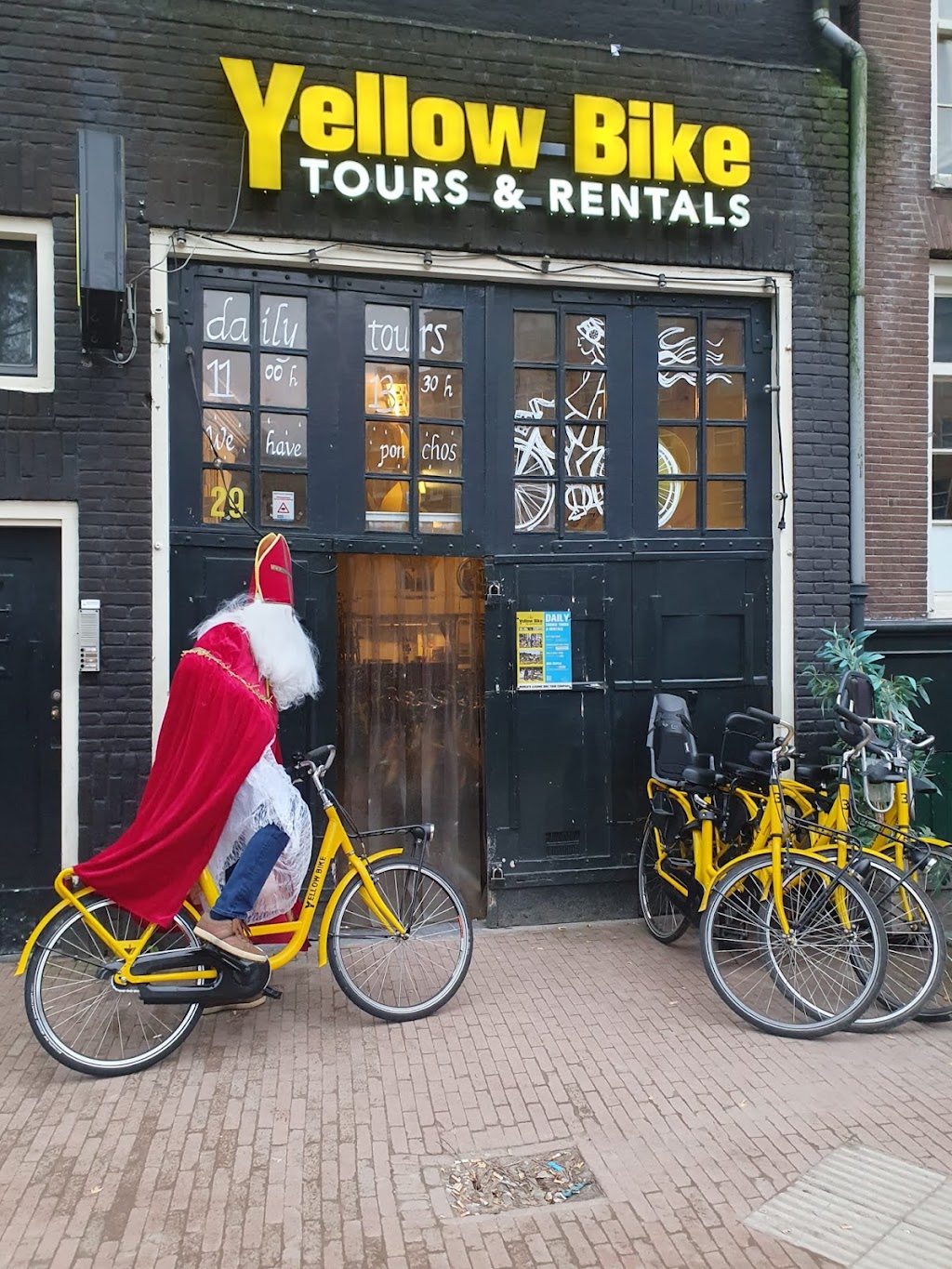 Yellow Bike Tours & Rental | Nieuwezijds Kolk 29, 1012 PV Amsterdam, Netherlands | Phone: 020 620 6940