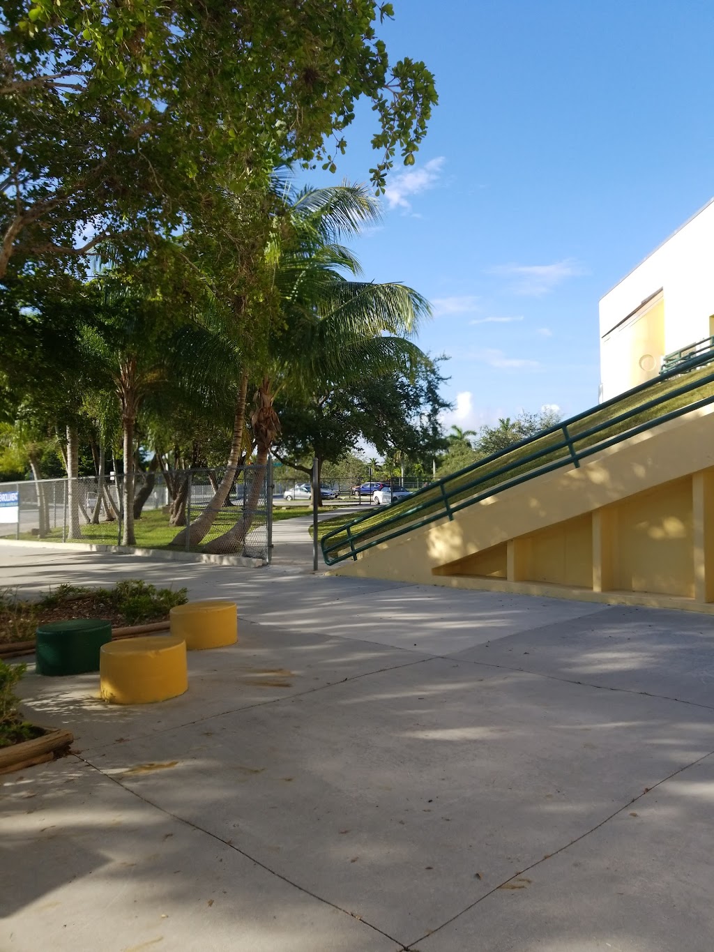 Gloria Floyd Elementary School | 12650 SW 109th Ave, Miami, FL 33176 | Phone: (305) 255-3934