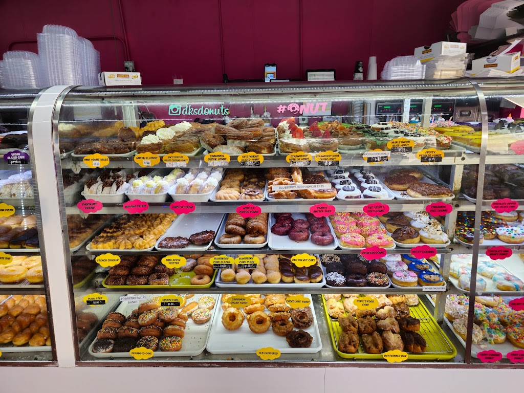 DKs Donuts & Bakery | 1614 Santa Monica Blvd, Santa Monica, CA 90404, USA | Phone: (310) 829-2512