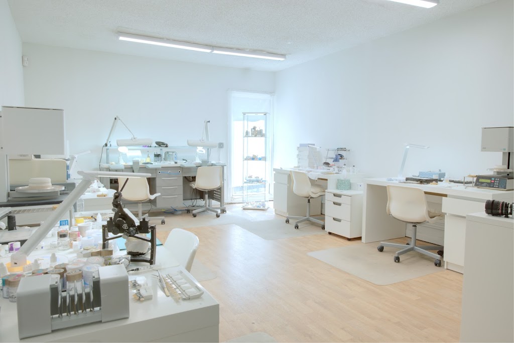 Luigis Dental Lab | 1430 W Busch Blvd, Tampa, FL 33612, USA | Phone: (813) 936-7894