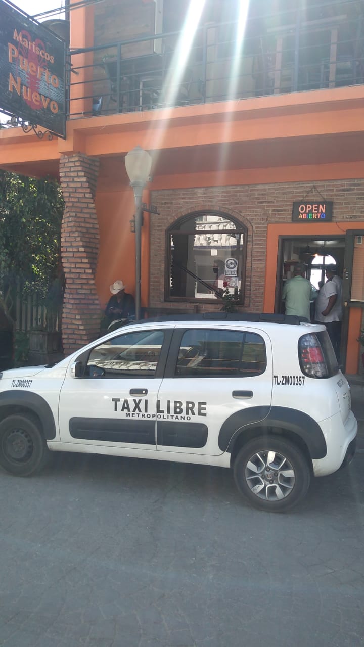 Taxi service in Rosarito | Calz. del Mar, Villa del Mar, 22710 Rosarito, B.C., Mexico | Phone: 661 195 5674