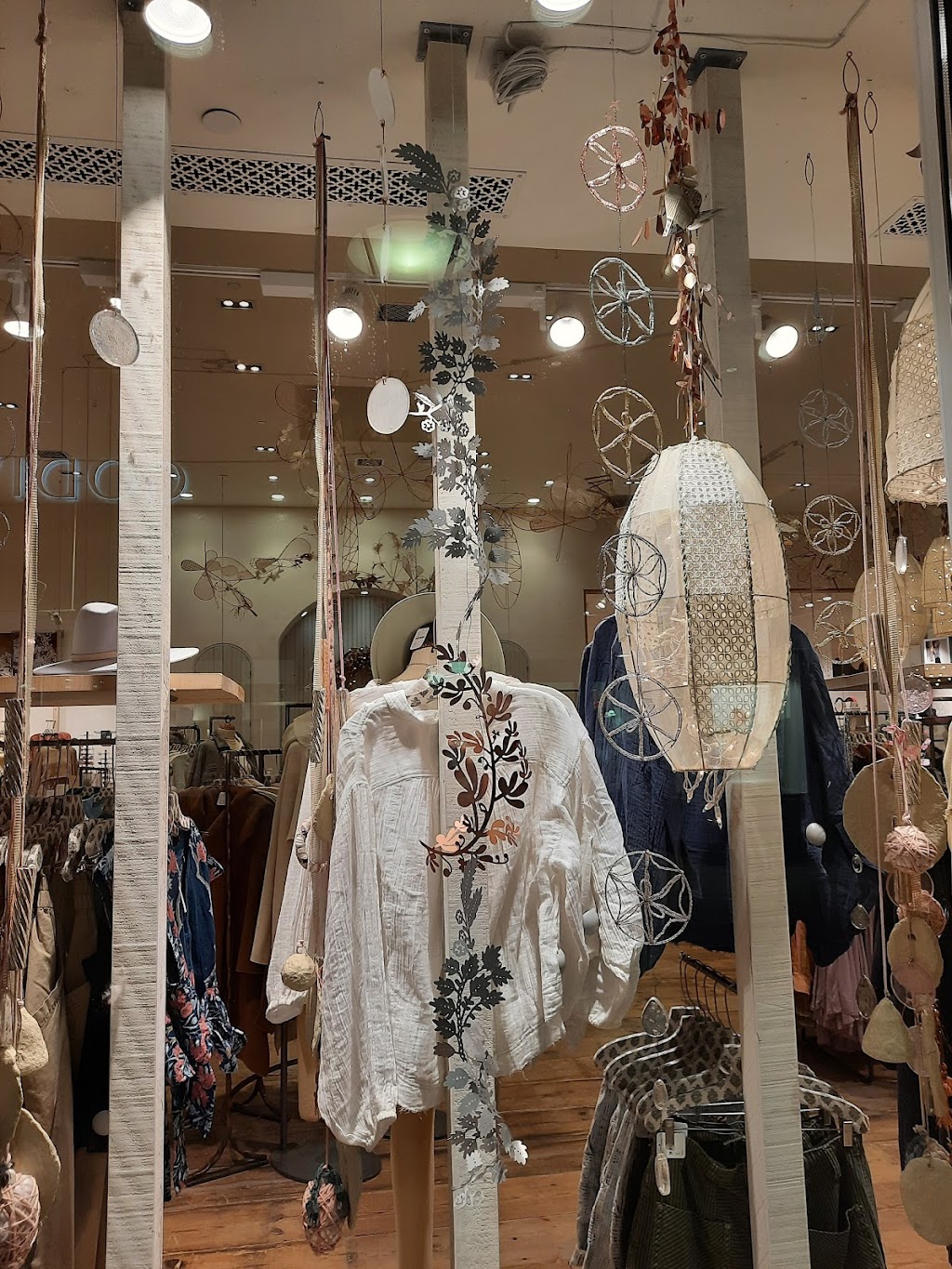 Free People | 660 Stanford Shopping Center, Palo Alto, CA 94304, USA | Phone: (650) 321-0121