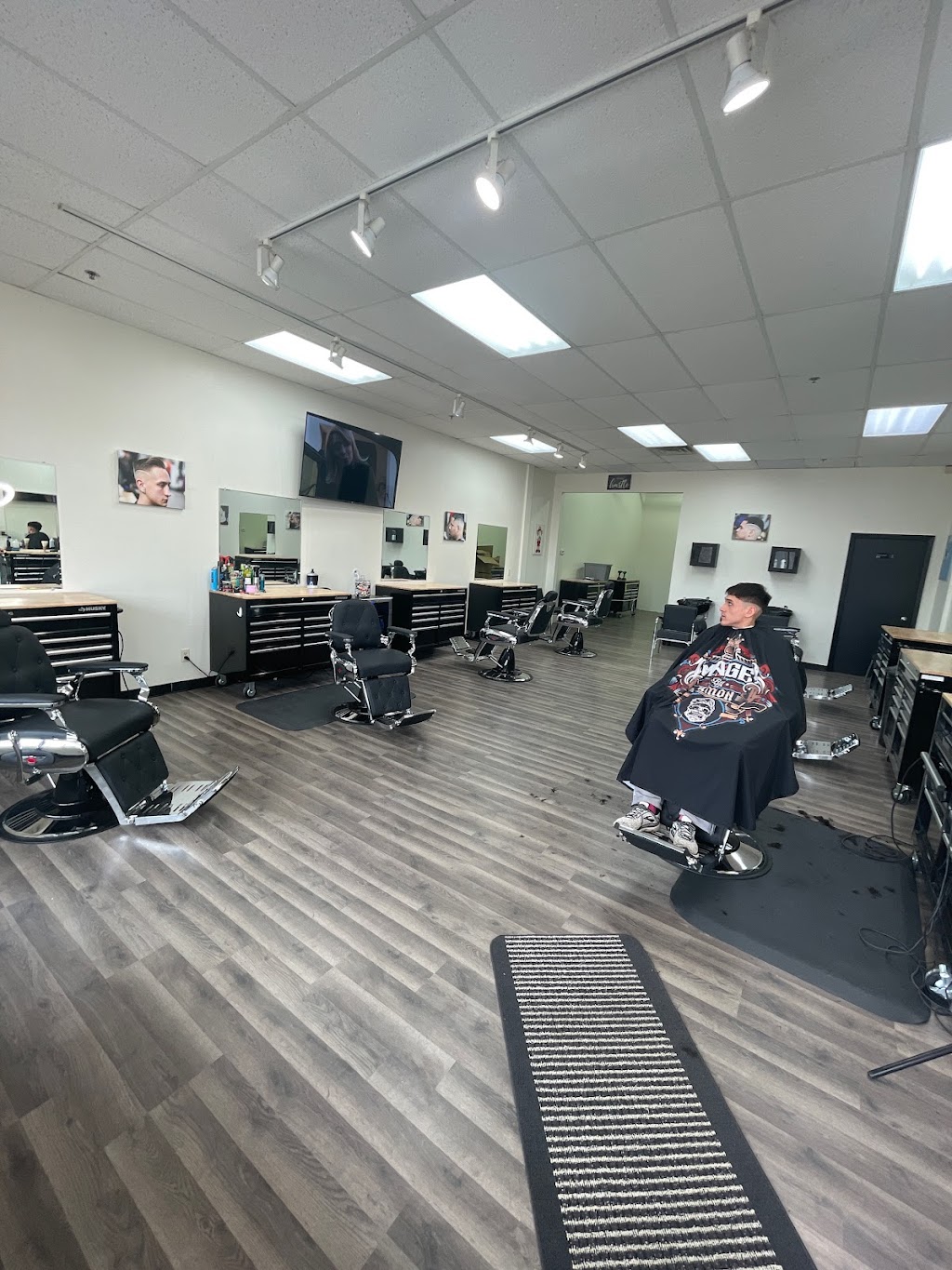 Details Barber Lounge | 1421 Stillwater Blvd, Stillwater, MN 55082, USA | Phone: (651) 430-7066