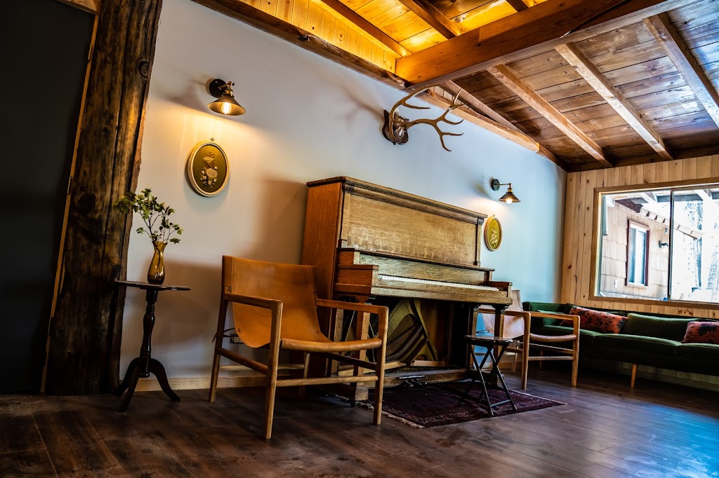 Oak Knoll Lodge | 949 Tulip Ln, Big Bear Lake, CA 92315, USA | Phone: (909) 866-2773