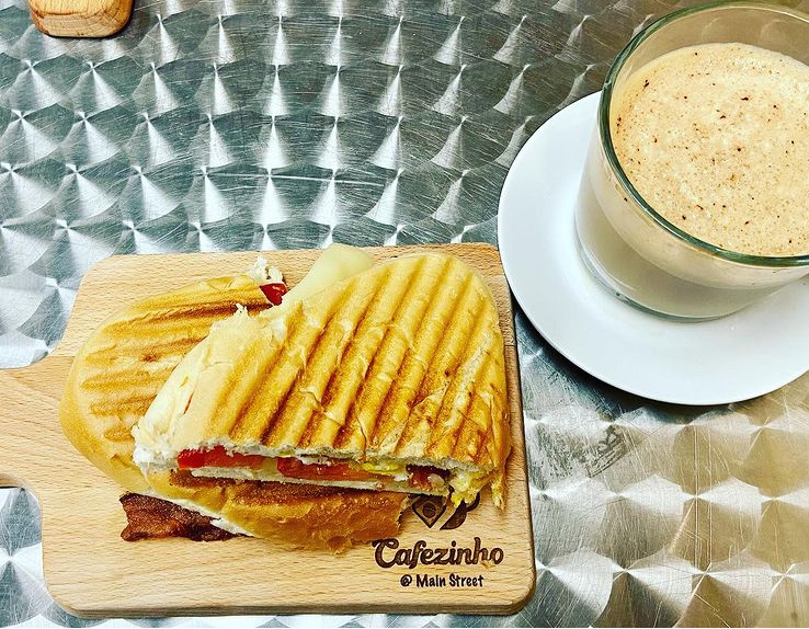 Cafezinho at Main Street Cafe | 202 E Main St, Round Lake Park, IL 60073, USA | Phone: (847) 232-8888