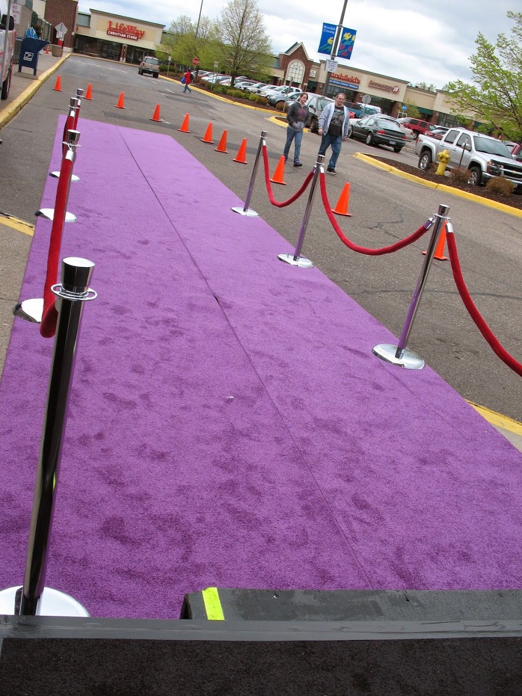 Broadway Party & Tent Rental | 8101 Ashton Ave NE, Fridley, MN 55432, USA | Phone: (763) 424-6155