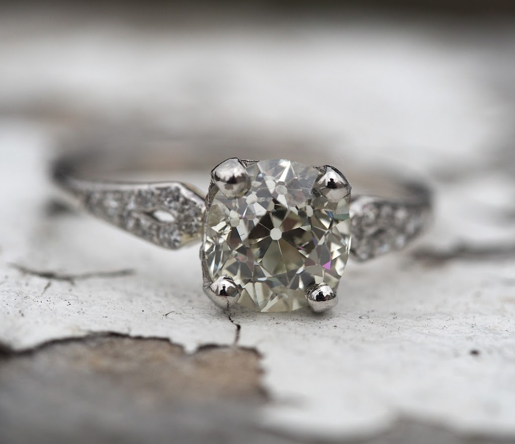 Nassau Diamond Buyers | 10 W Cherry St, Hicksville, NY 11801, USA | Phone: (516) 827-3131