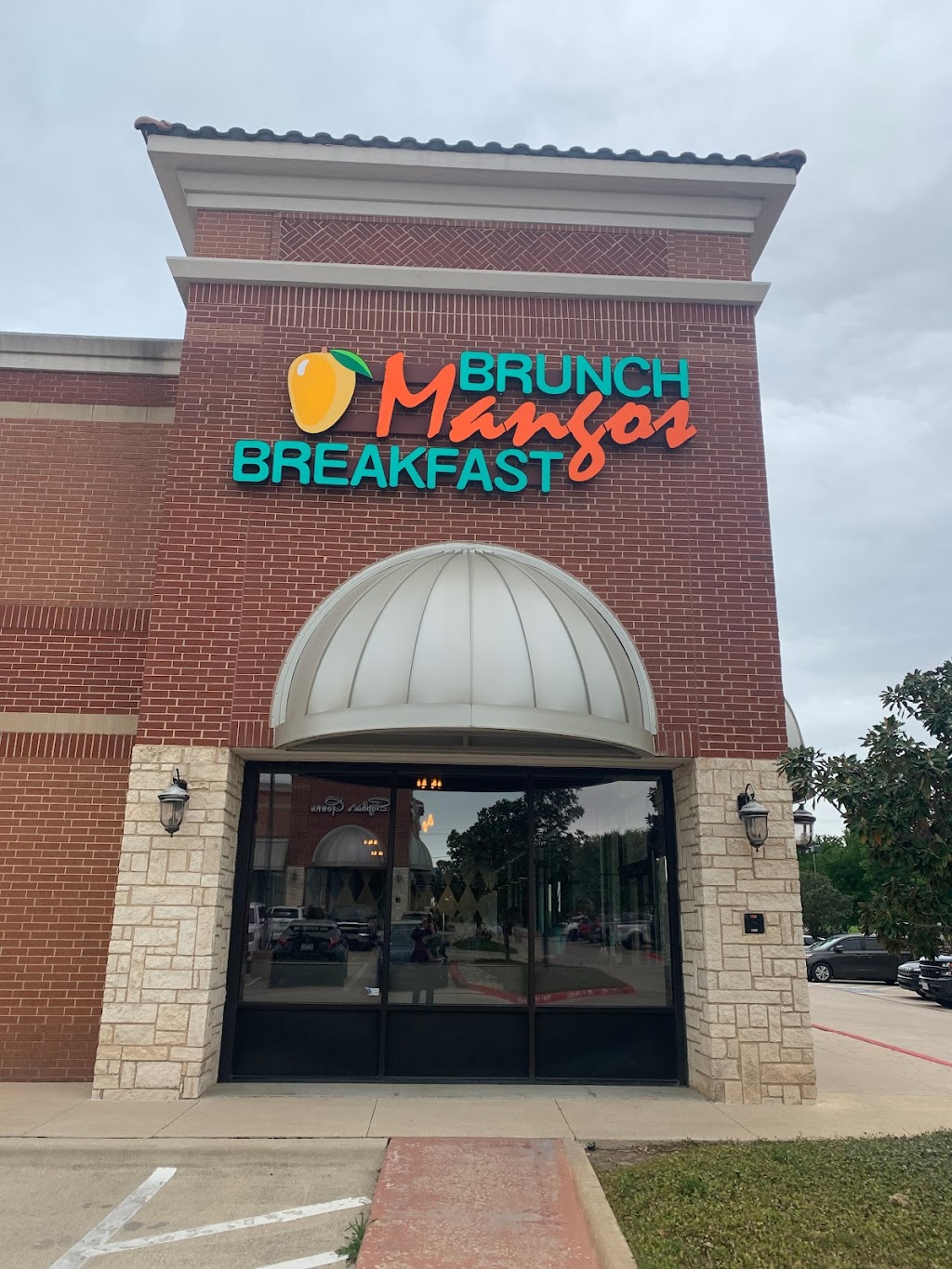 Mangos Breakfast Brunch Keller | 900 S Main St #305, Keller, TX 76248, USA | Phone: (817) 741-7600