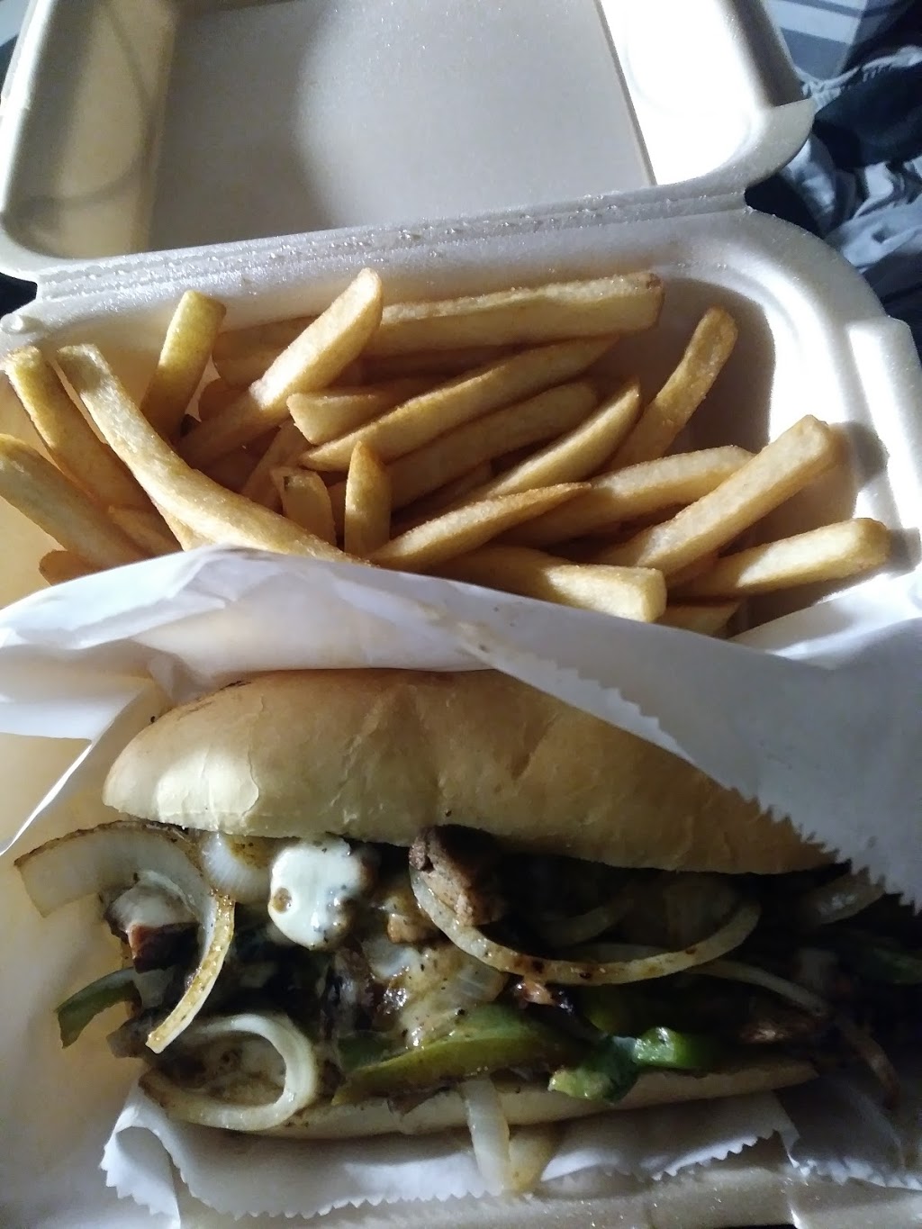 Greggs Bar & Grill | 4400 N Broadway, St. Louis, MO 63147, USA | Phone: (314) 421-1152