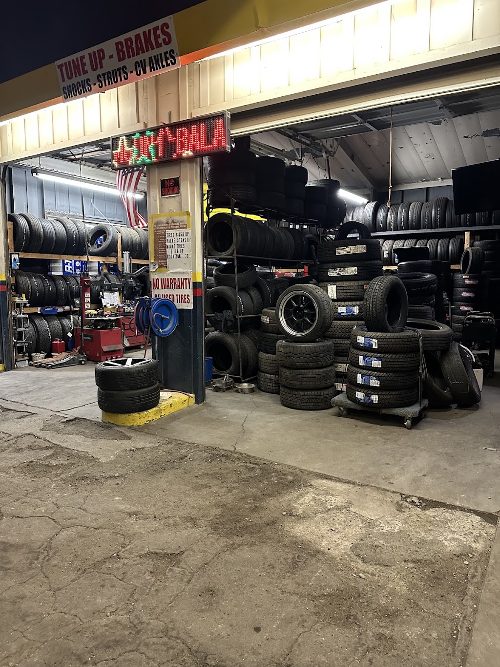 KINGS4 Tires | 11660 Bartlett Ave, Adelanto, CA 92301, USA | Phone: (760) 523-1310