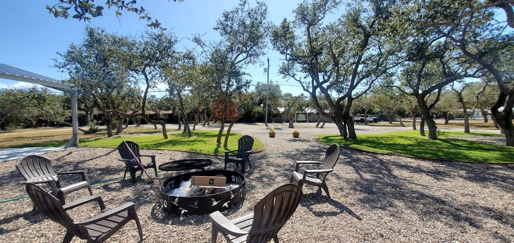 The Lodge at Goose Island | 1509 Main St, Rockport, TX 78382, USA | Phone: (361) 510-5894