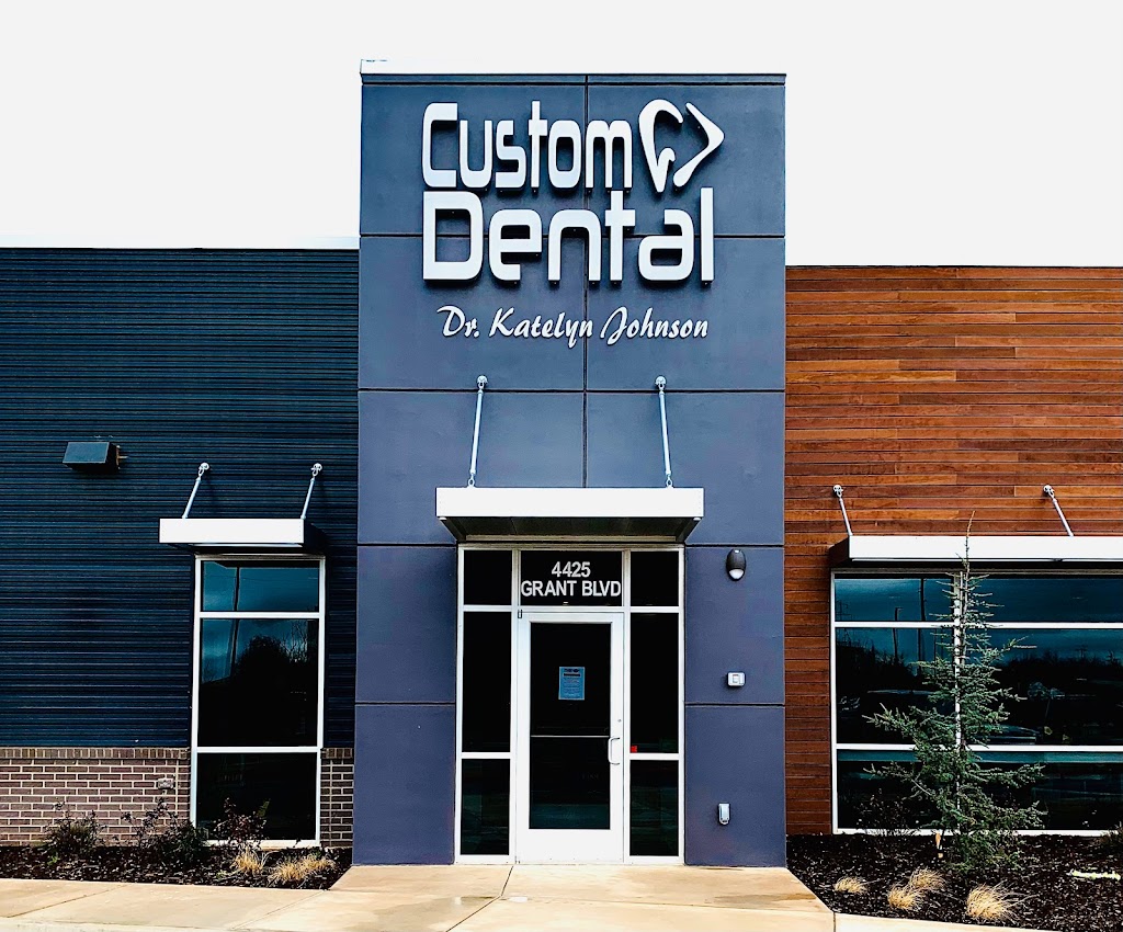Custom Dental of Yukon | 4425 Grant Blvd, Yukon, OK 73099, USA | Phone: (405) 494-4877