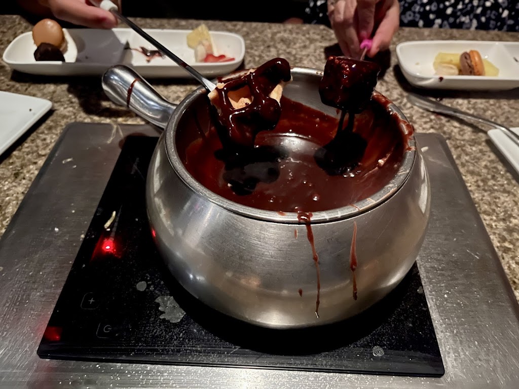 The Melting Pot | 2500 Cobb Pl Ln NW Suite # 800, Kennesaw, GA 30144, USA | Phone: (770) 425-1411