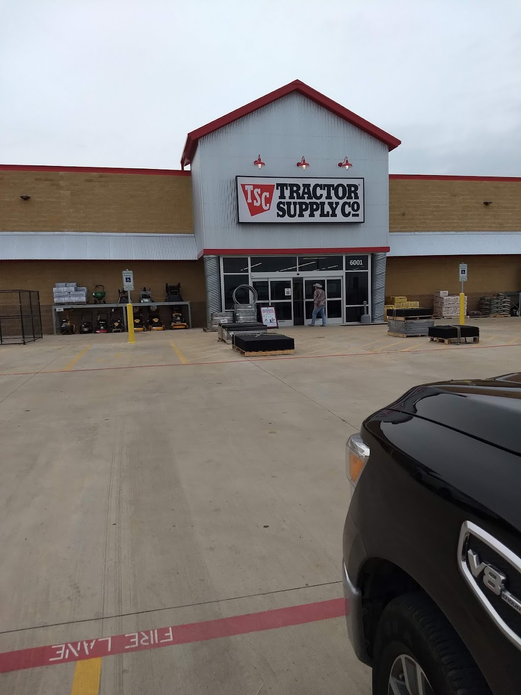 Tractor Supply Co. | 6001 Us Hwy 377 South, Aubrey, TX 76227, USA | Phone: (940) 365-9494