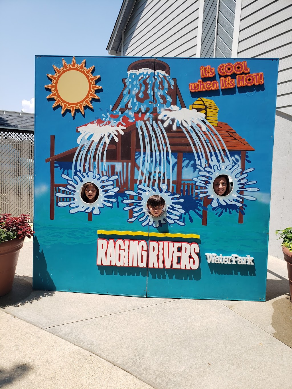 Raging Rivers WaterPark | 100 Palisades Pkwy, Grafton, IL 62037 | Phone: (618) 786-2345