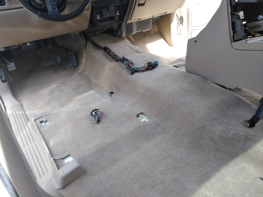 Jose's garage Auto Upholstery Los Angeles, CA 90003, USA BusinessYab