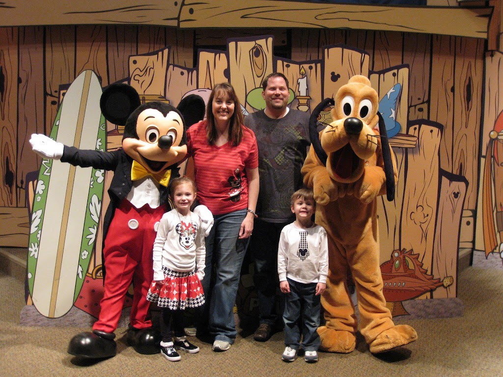 Mickey Travels ~ Leanne Phelps | 16534 E 49th Pl S, Tulsa, OK 74134, USA | Phone: (888) 755-9626