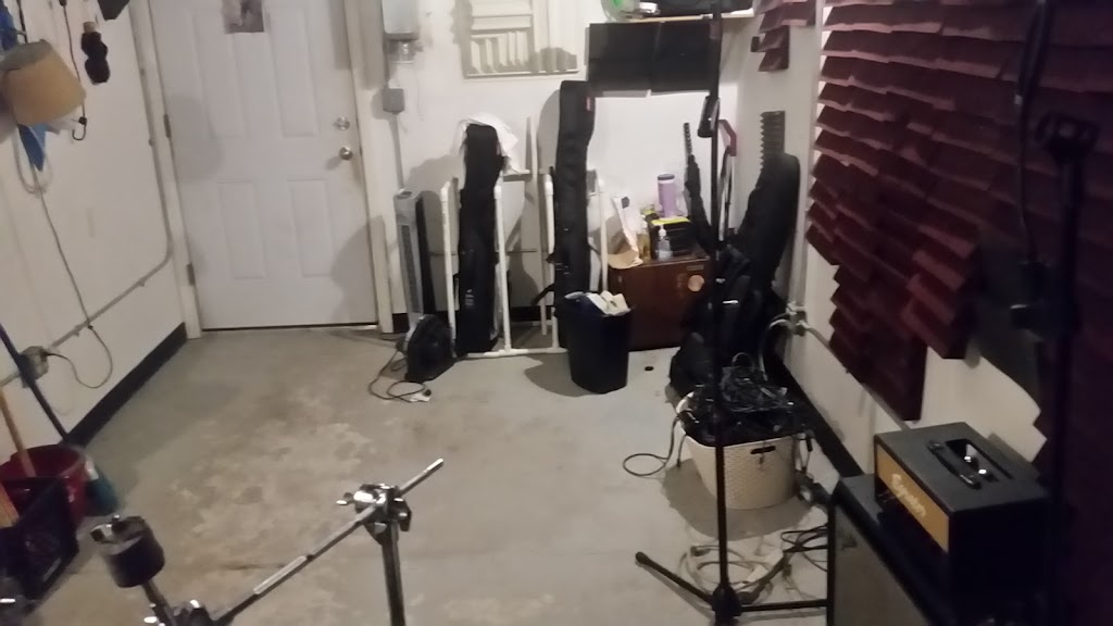 Danbro Studios | 260 Meserole St, Brooklyn, NY 11206, USA | Phone: (718) 273-9379