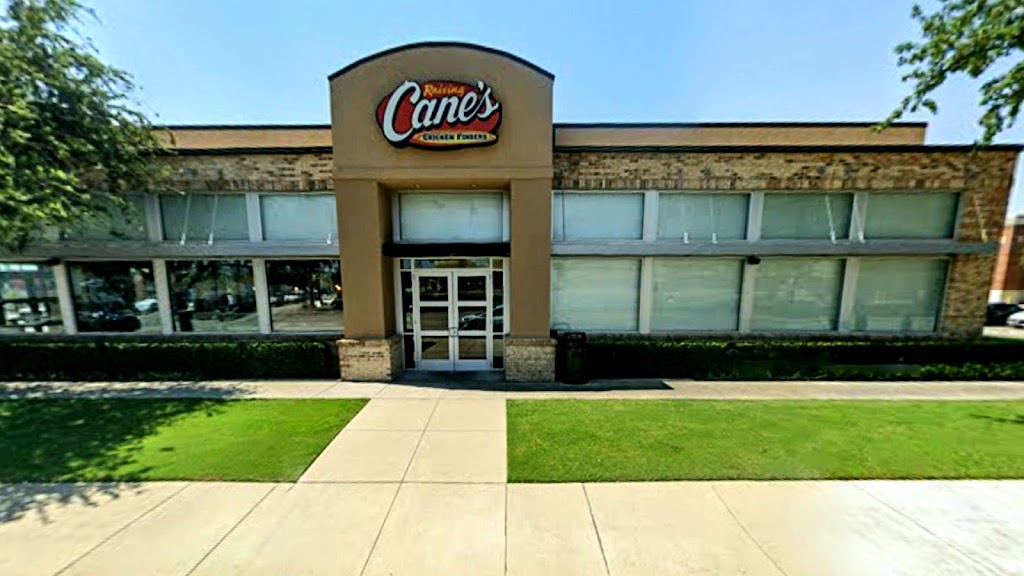 Raising Canes Chicken Fingers | 1322 N Collins St, Arlington, TX 76011, USA | Phone: (817) 459-2560