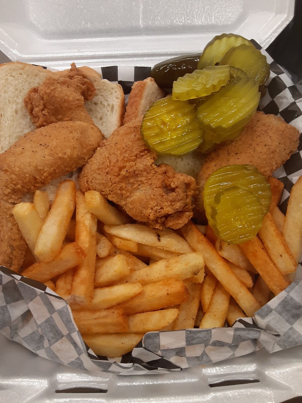 Lil Mamas Chicken Shack | 3924 W Red Bird Ln, Dallas, TX 75237, USA | Phone: (214) 272-7977