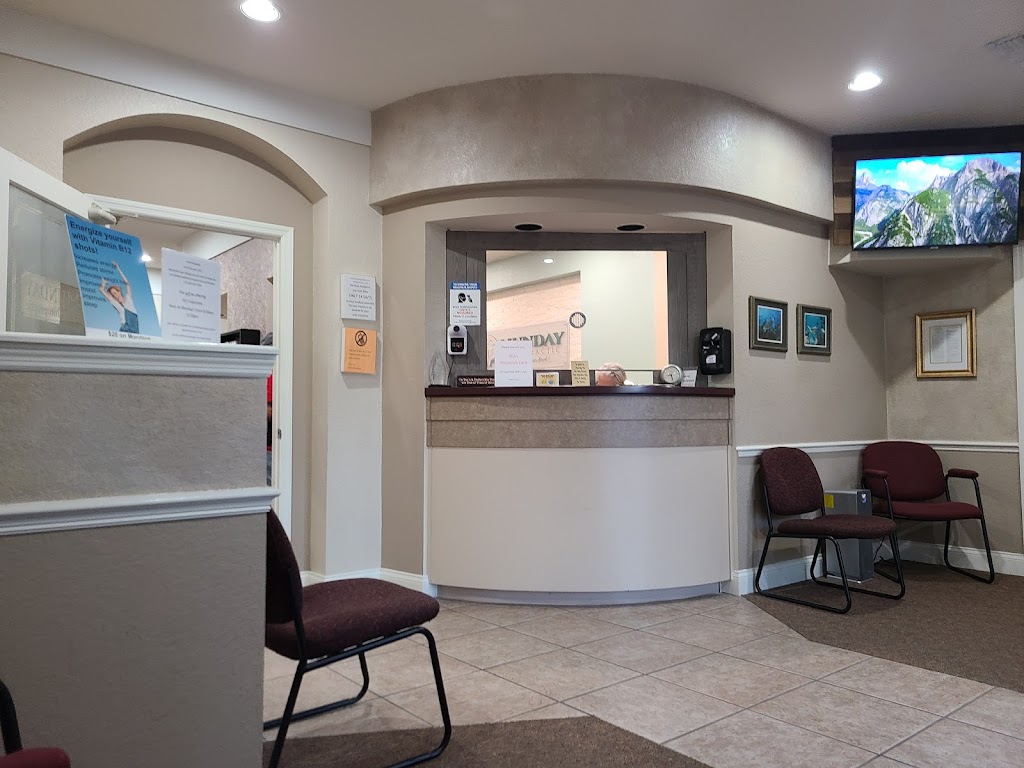 Munday Chiropractic Clinic | 6645 N Socrum Loop Rd, Lakeland, FL 33809, USA | Phone: (863) 853-3000