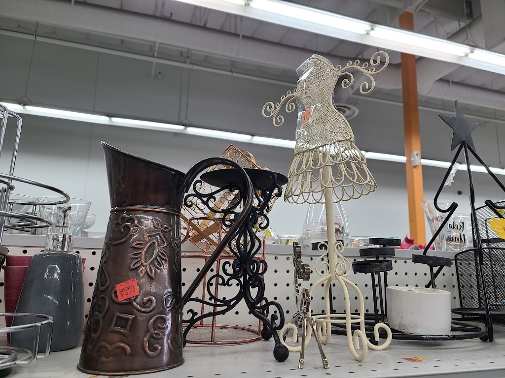 Goodwill Thrift Store and Donation Center | 1325 E Florence Blvd, Casa Grande, AZ 85122, USA | Phone: (520) 582-1002