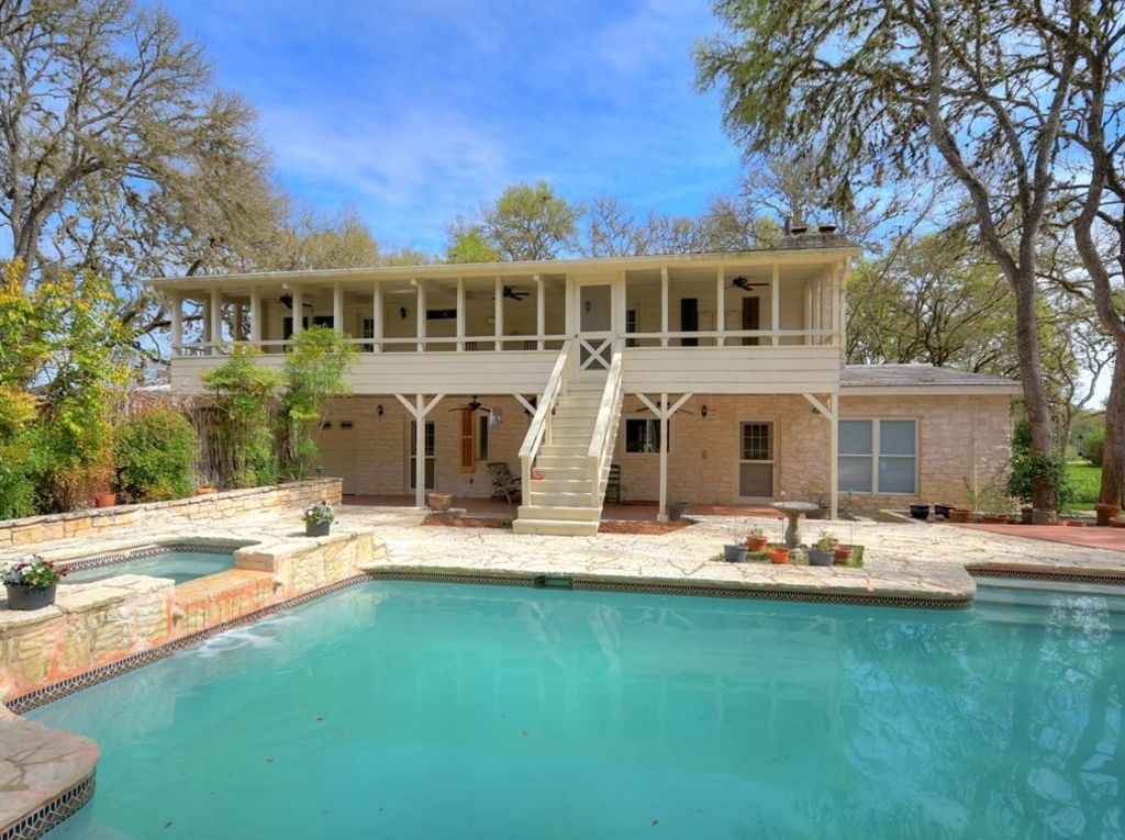 Southern Charm | 922 W McCarty Ln, San Marcos, TX 78666, USA | Phone: (512) 847-5898