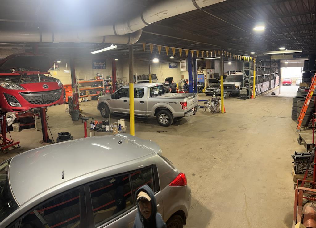 FIOBRAMAX AUTO REPAIR & TIRES INC | 2400 N 2nd St, Minneapolis, MN 55411 | Phone: (612) 345-7105