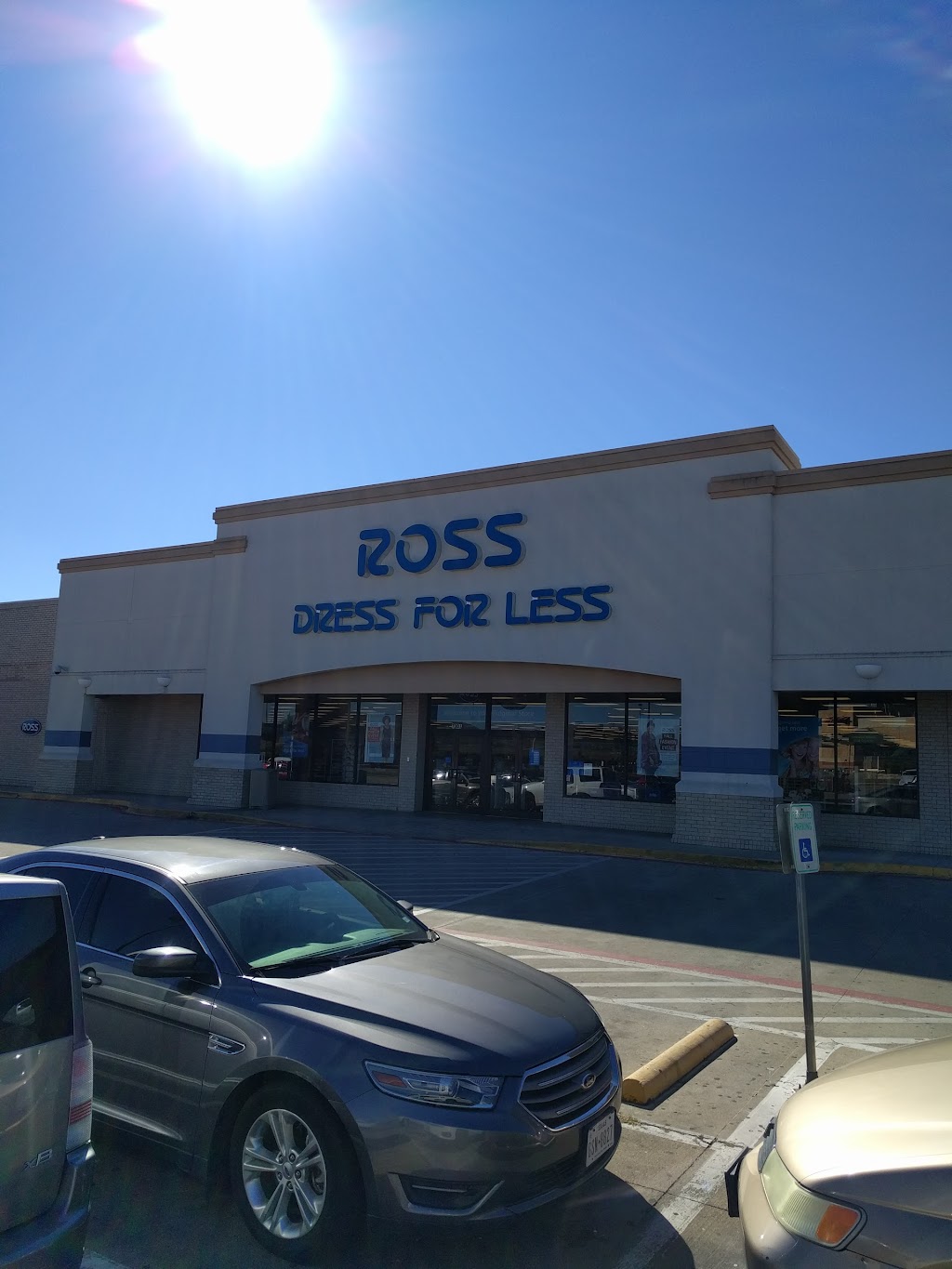 Ross Dress for Less | 7001 Ridgmar Meadow Rd, Fort Worth, TX 76116, USA | Phone: (817) 569-9900