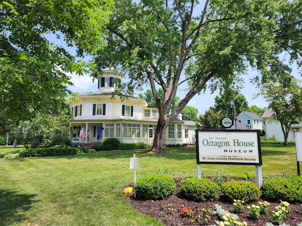 Octagon House Museum | 1004 3rd St, Hudson, WI 54016, USA | Phone: (715) 386-2654