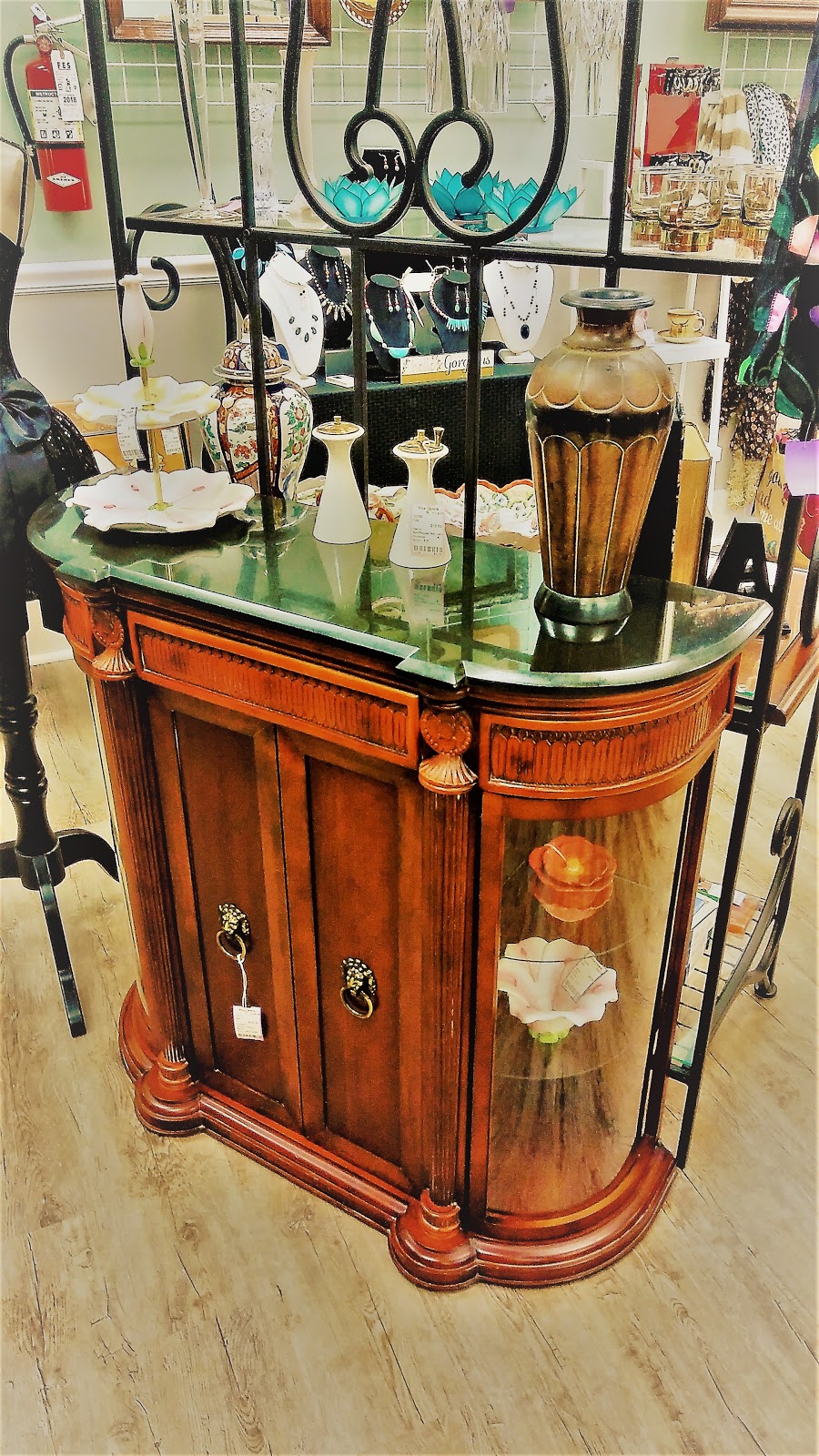 Five Sisters Consignments | 4153 Hamilton Cleves Rd STE C, Cleves, OH 45002, USA | Phone: (513) 353-5747