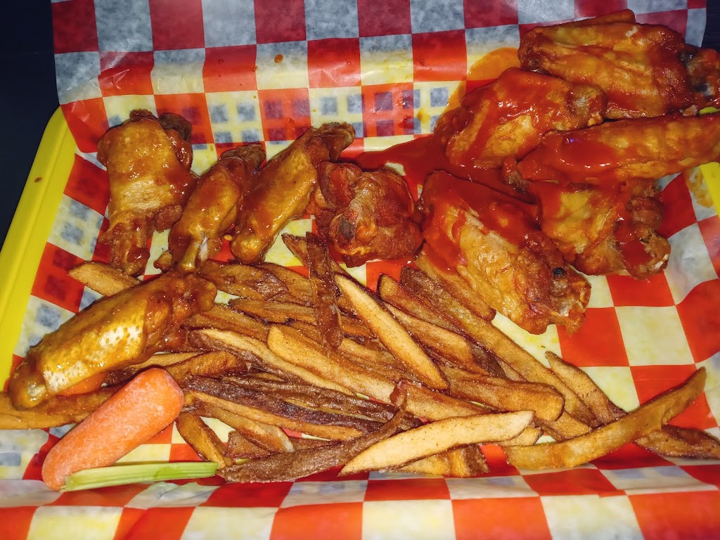 Roosters Wing Shack | 3777 San Marcos Hwy, Luling, TX 78648, USA | Phone: (830) 445-0240