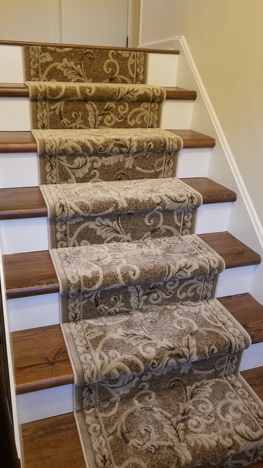 Richs Carpet One Floor & Home | 825 NJ-33, Trenton, NJ 08619, USA | Phone: (609) 890-6111