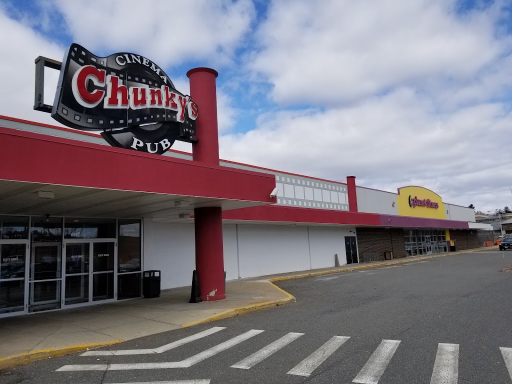 Chunkys Cinema Pub - Nashua | 151 Coliseum Ave, Nashua, NH 03063, USA | Phone: (603) 880-8055