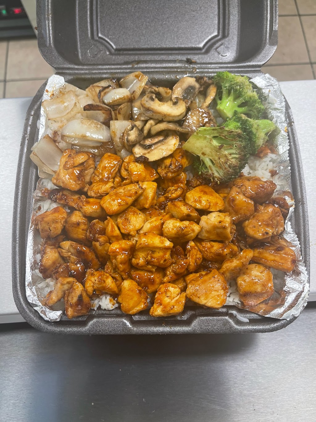 Yoshi Hibachi Grille | 51311 Gratiot Ave, New Baltimore, MI 48051, USA | Phone: (586) 690-8866