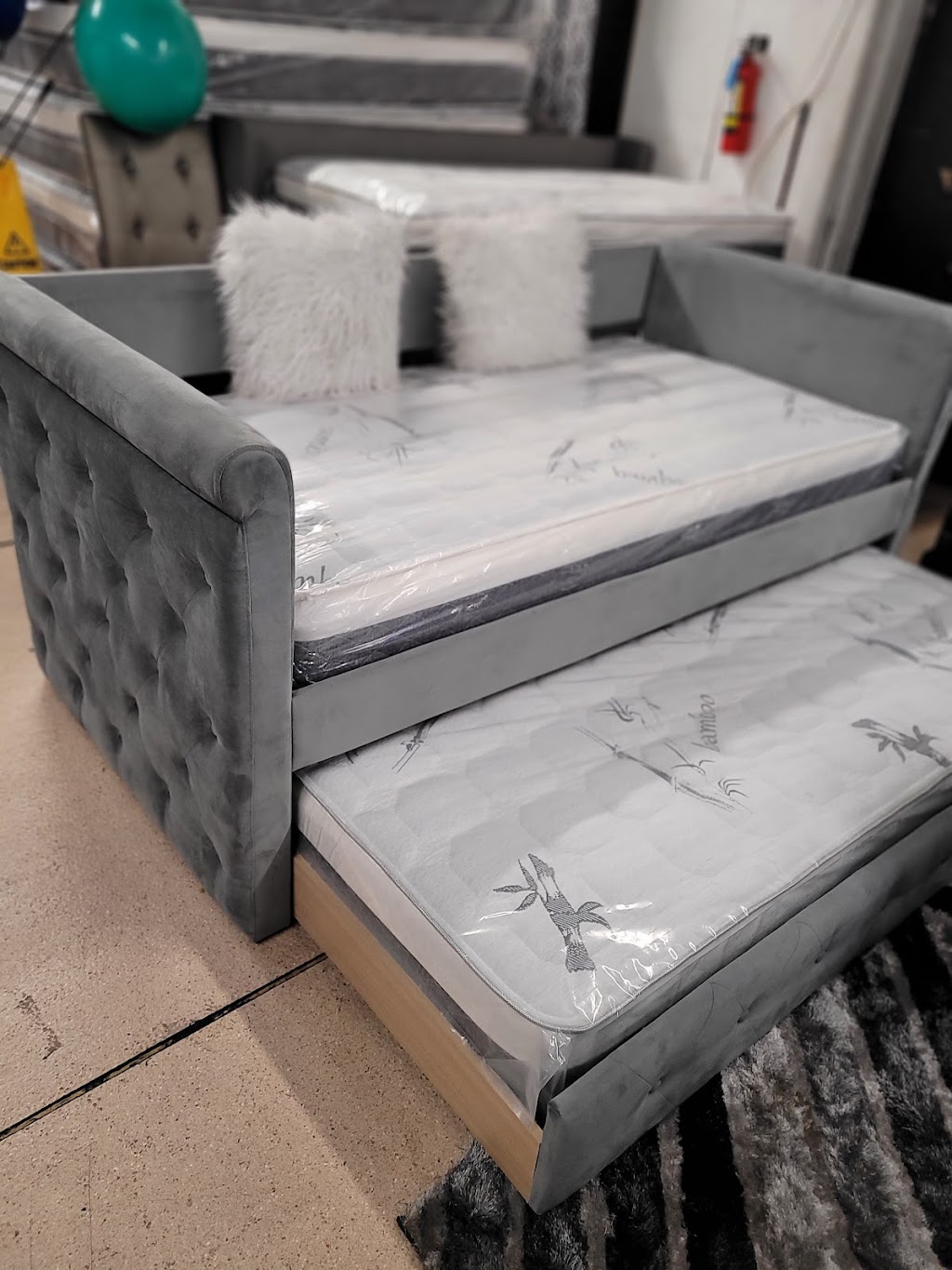 La Barata Home Decor Outlet | 11432 Long Beach Blvd, Lynwood, CA 90262, USA | Phone: (323) 476-8240