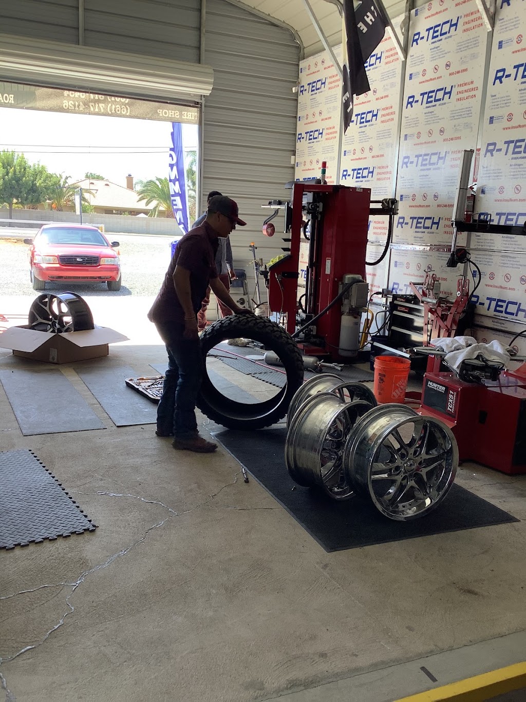 Blue Tire Shop Services Auto/Truck/ Commercial | 30116 W Lerdo Hwy, Shafter, CA 93263, USA | Phone: (661) 817-5454