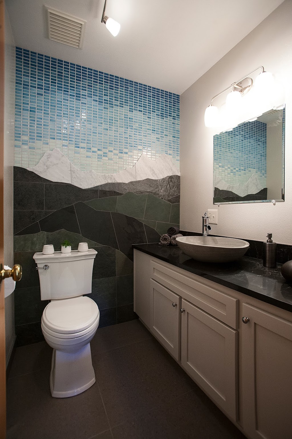 Hawthorne Tile | 3819 SE 21st Ave, Portland, OR 97202, USA | Phone: (503) 231-1340