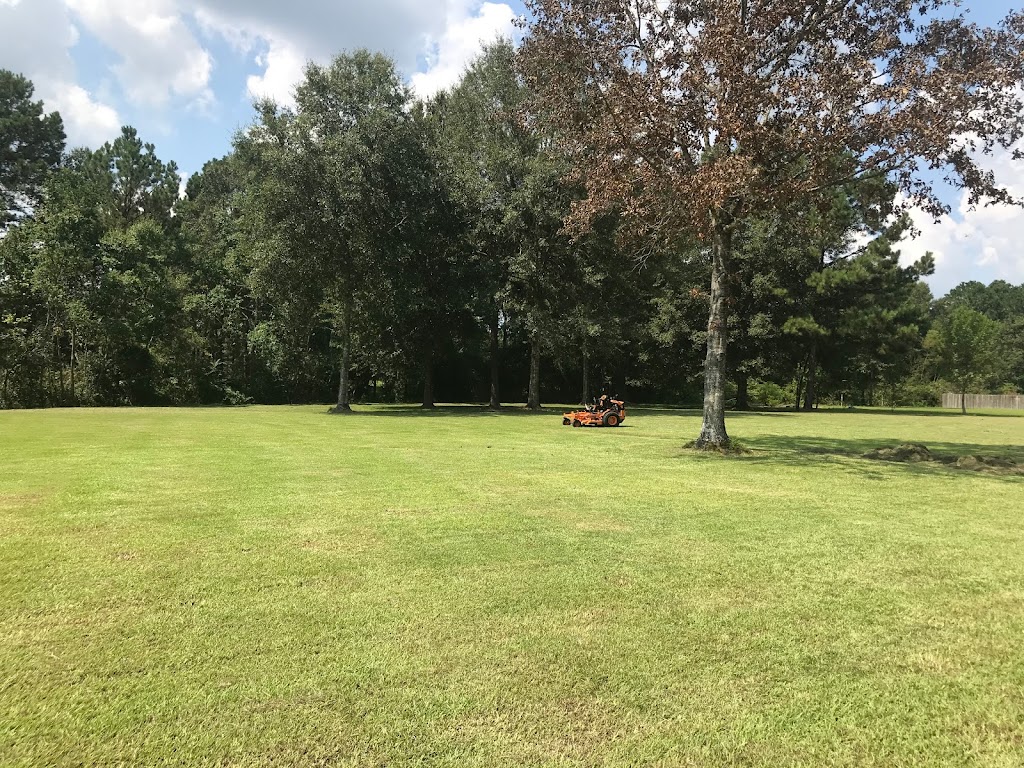 Toulas Lawn Service LLC | 125 Manor Dr, Ponchatoula, LA 70454, USA | Phone: (504) 259-5171