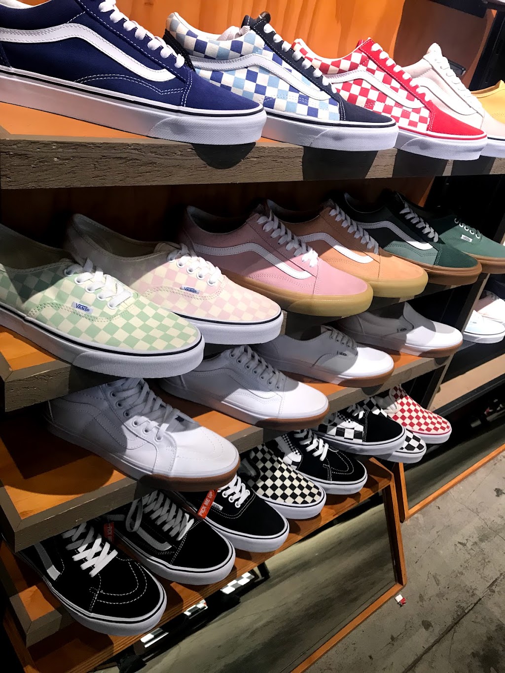 Vans | 681 Leavesley Rd, Gilroy, CA 95020, USA | Phone: (408) 848-2232